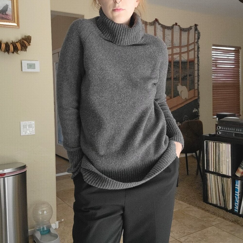 Grey Turtleneck Sweater Size M